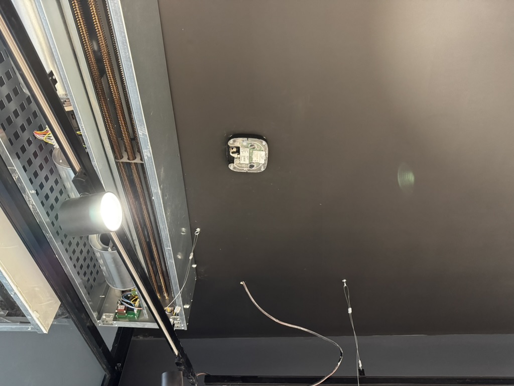 Emplacement et support du capteur intégrés au plafond