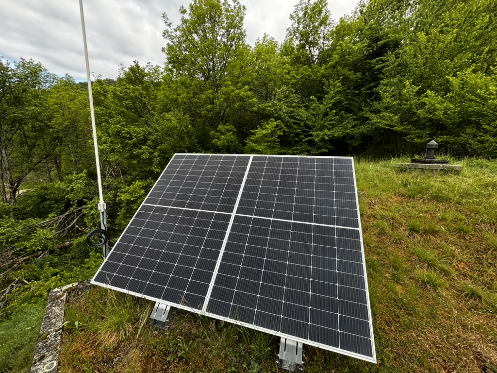 Alimentation photovoltaïque d’un réservoir isolé réalisée par VOLTEM