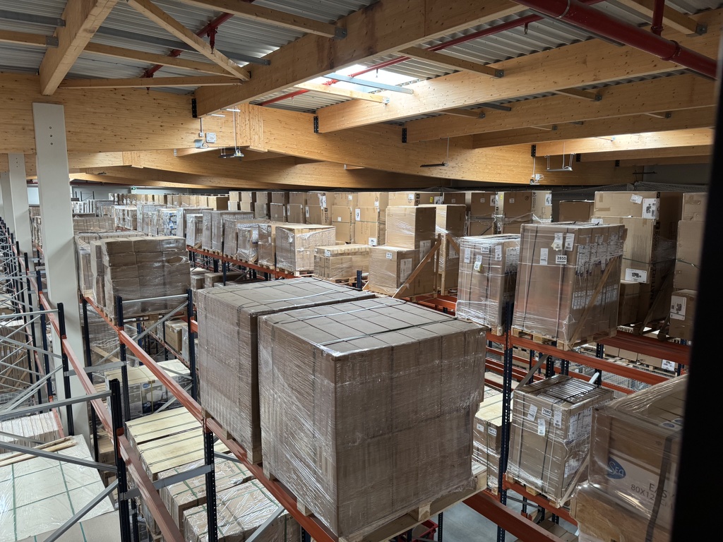 Couverture Wi-Fi déployée par VOLTEM dans un entrepôt logistique